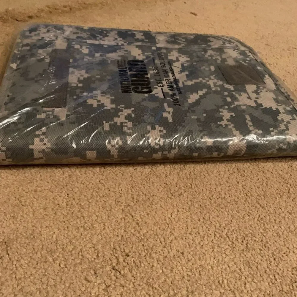 National Guard 100% American Soldier Digital Camouflage Portfolio *New*